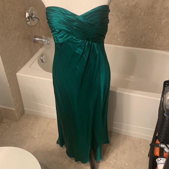 Banana Republic 100% Silk Dress - Picture 4 of 15